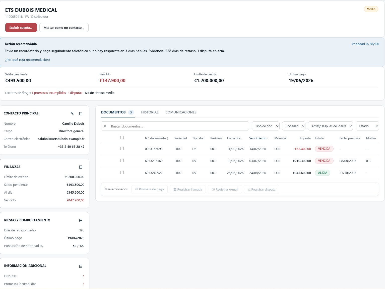 Customer case workspace with AI recommendation